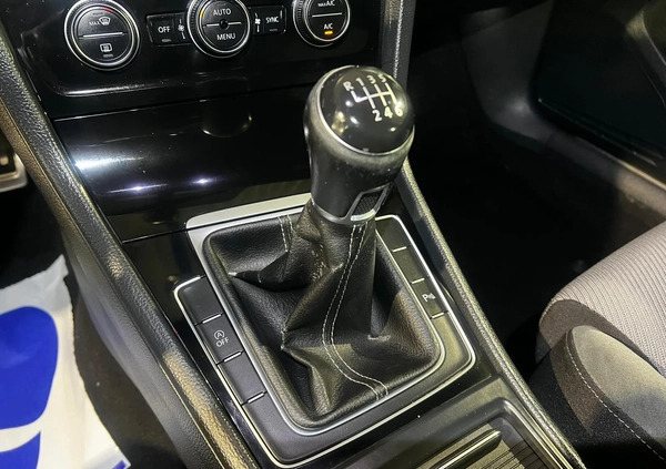 Volkswagen Golf cena 36900 przebieg: 280000, rok produkcji 2015 z Barczewo małe 562